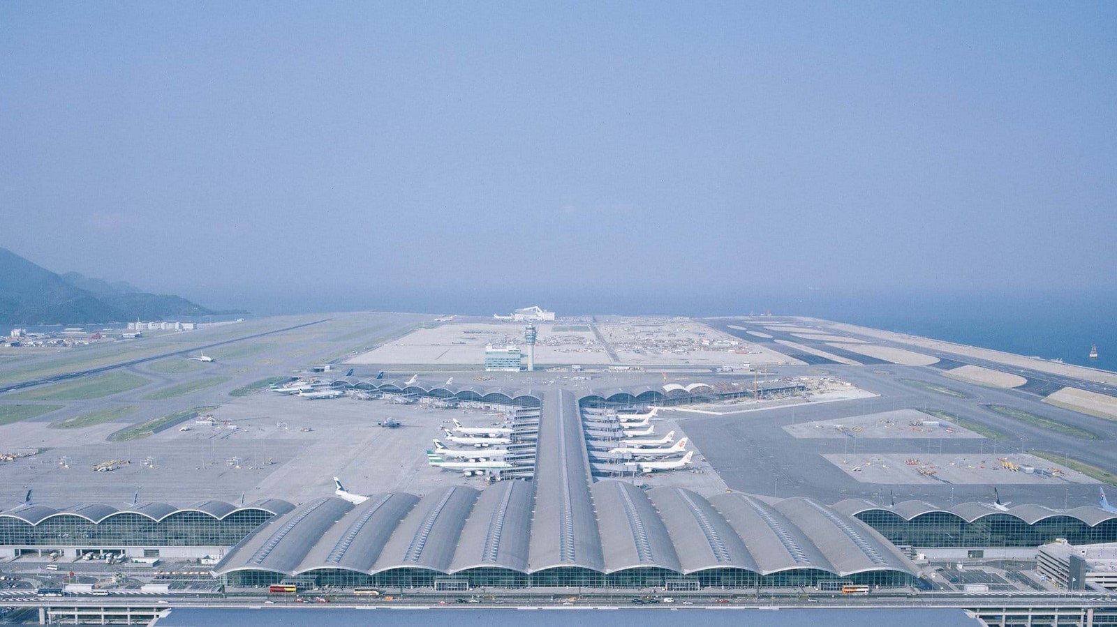 香港国际机场-福斯特建筑事务所设计的最具现代感的建筑作品- Sheet1