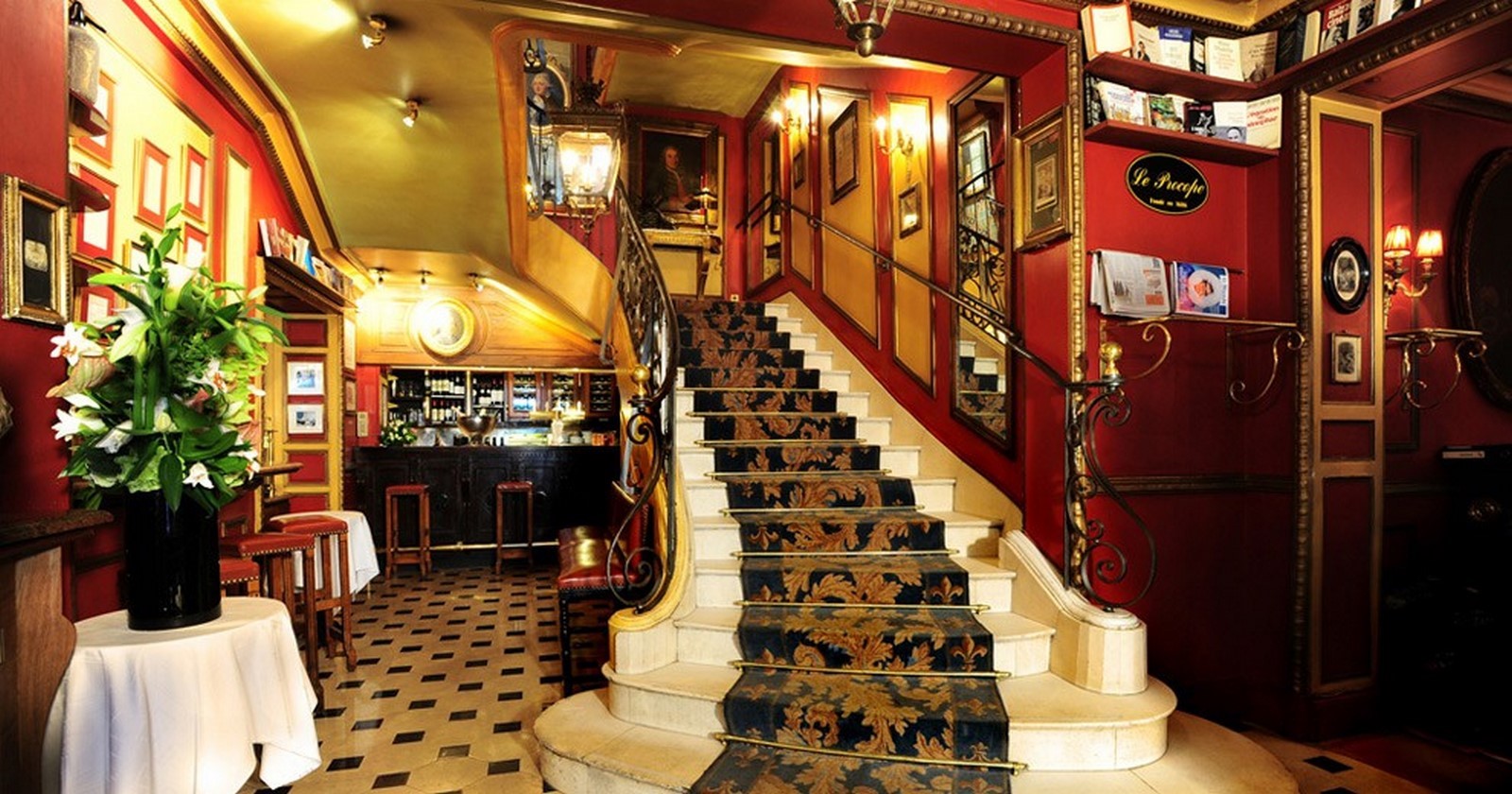 Café Le Procope，巴黎:最古老的café在巴黎- Sheet2
