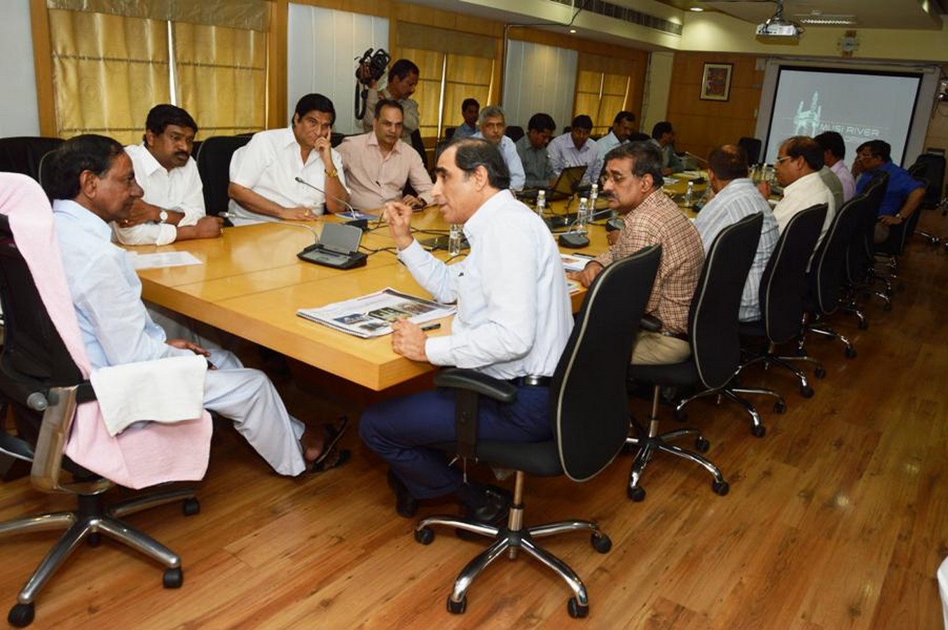 印度恒星：Hafeez Contractor  -  Sheet6